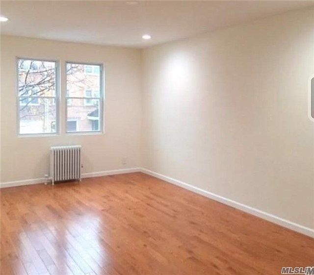 1st image of 22002 Davenport Ave #2