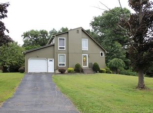171 Susan Dr, Westfield, MA 01085