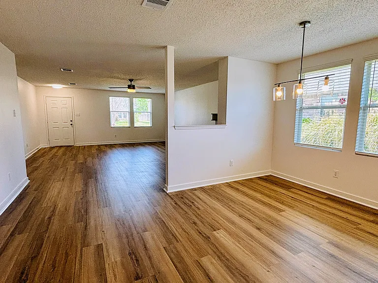 1007 Chilton Dr — Photo 13