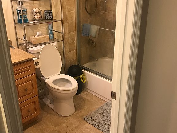 4th image of 105 Eagle Bay Dr