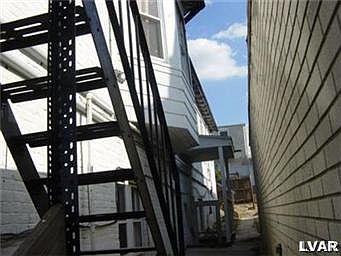 2nd image of 252 E Walnut St