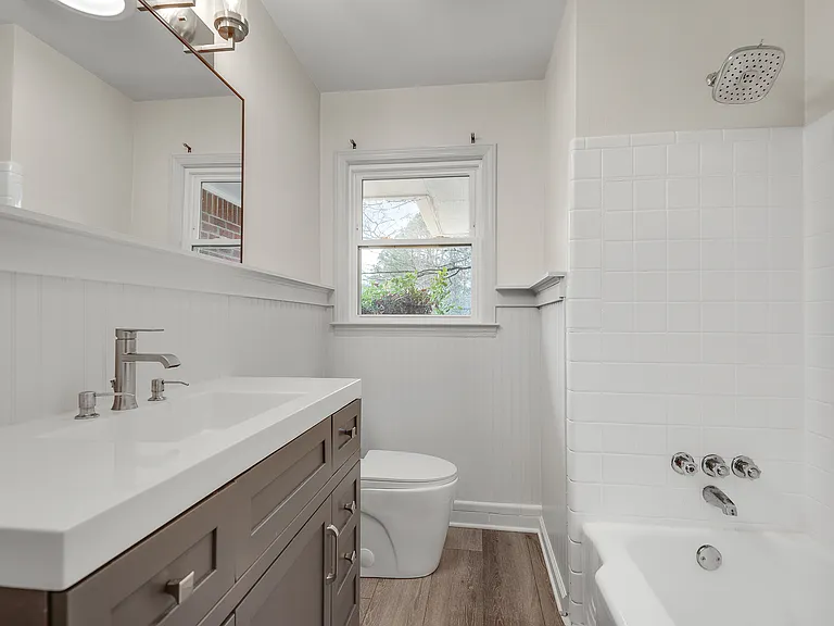 675 N Superior Ave — Photo 16