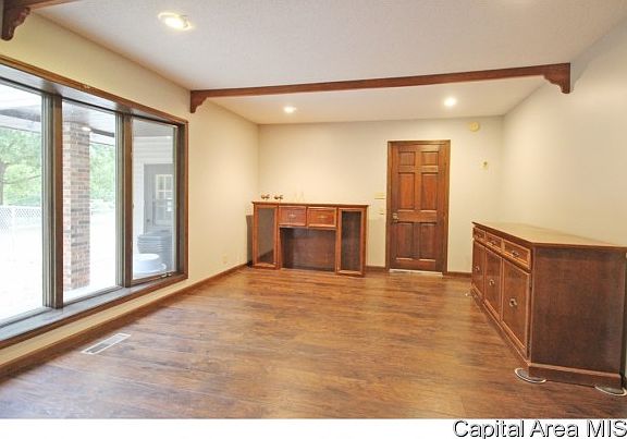 5th image of 18644 Blackhawk Dr