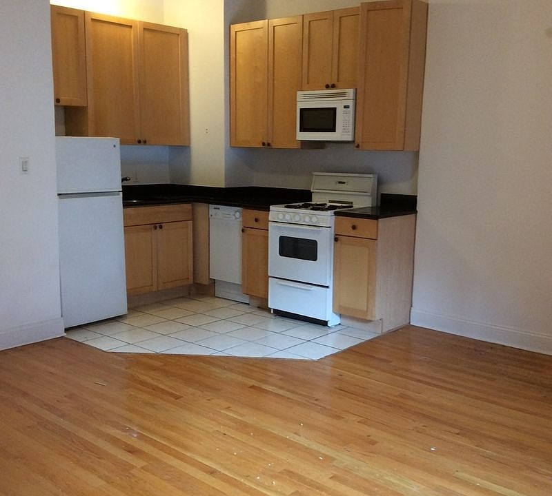 2nd image of 19 E 93rd St #5