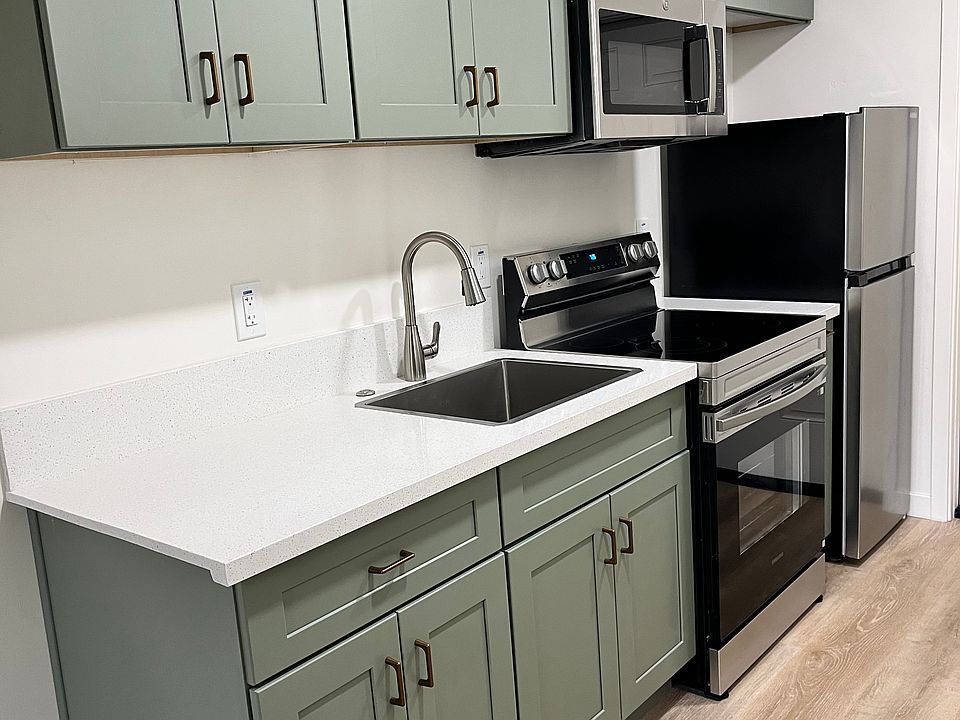 1st image of 2035 S 40th St