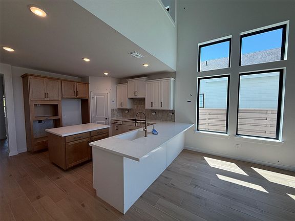 2nd image of 4630 Gemini St