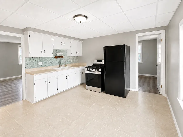 1910 Coltman Rd #3 — Photo 1