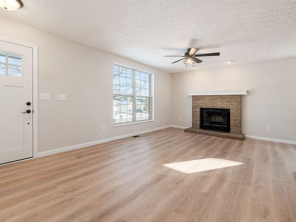 3rd image of 2007 Queens Meadow Ln