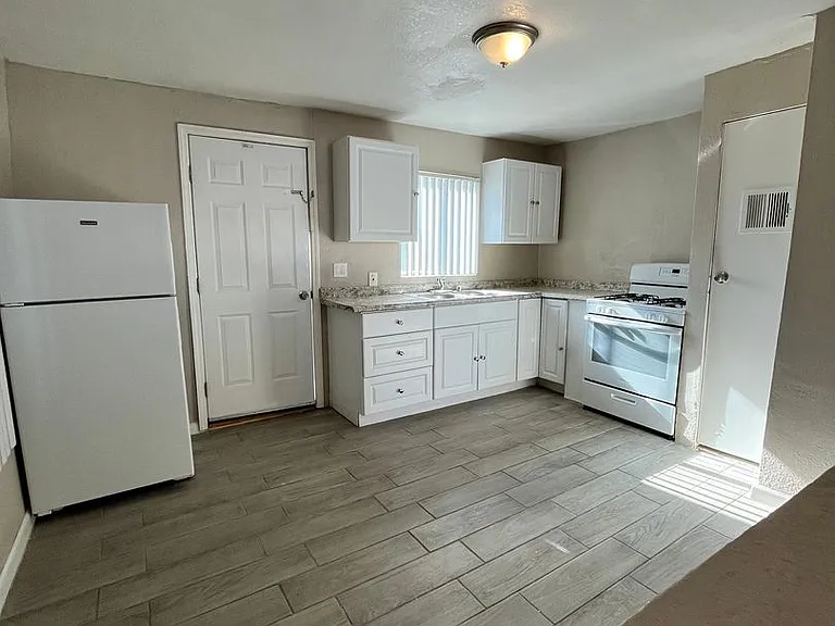 220 E Fort Lowell Rd — Photo 13