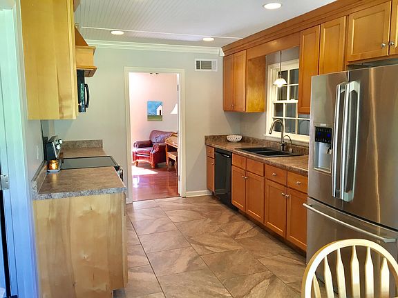 3rd image of 2044 Sonning Dr