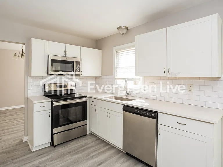907 Doby Springs Dr — Photo 6