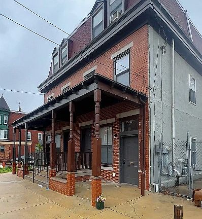 2nd image of 942 N 42nd St
