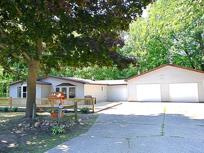 308 Champlain Ave, Houghton Lake, MI, 48629