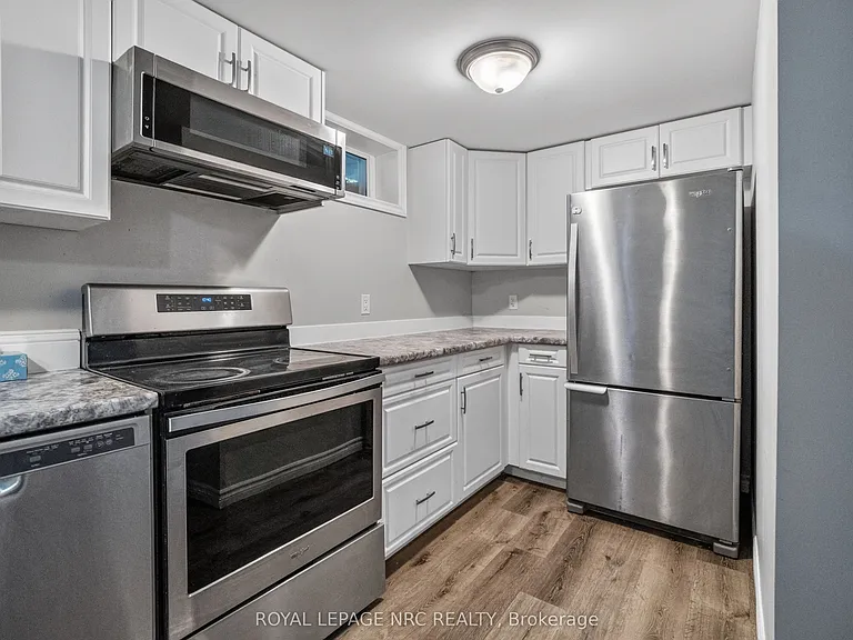 34 Preston Pl #LOWER — Photo 13