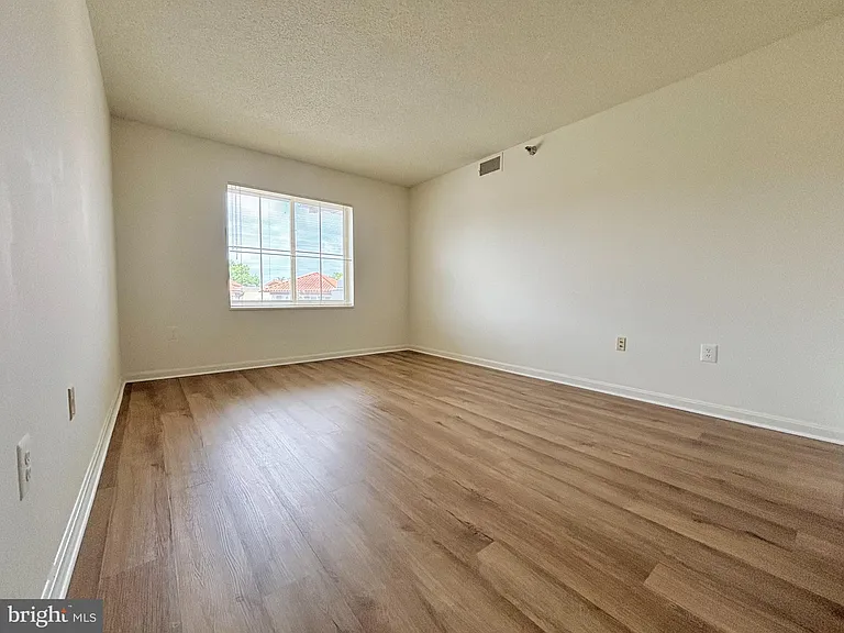 14800 Pennfield Cir #408 — Photo 6