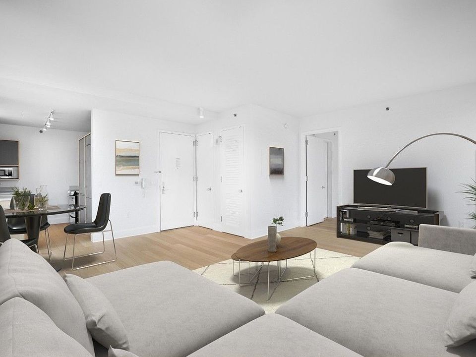 1st image of 10 City Pt APT 47C