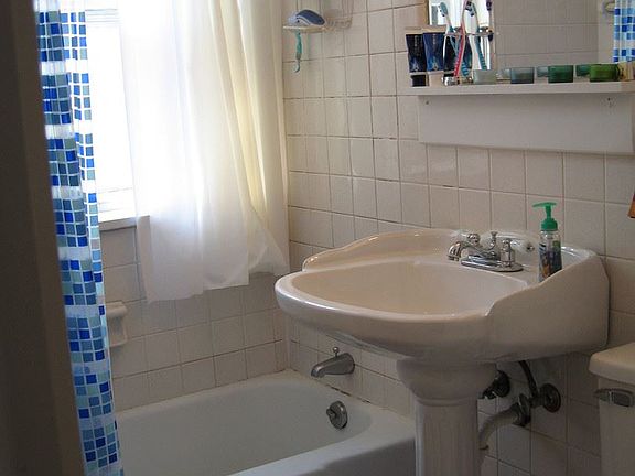 3rd image of 616 Summit Ave APT 305
