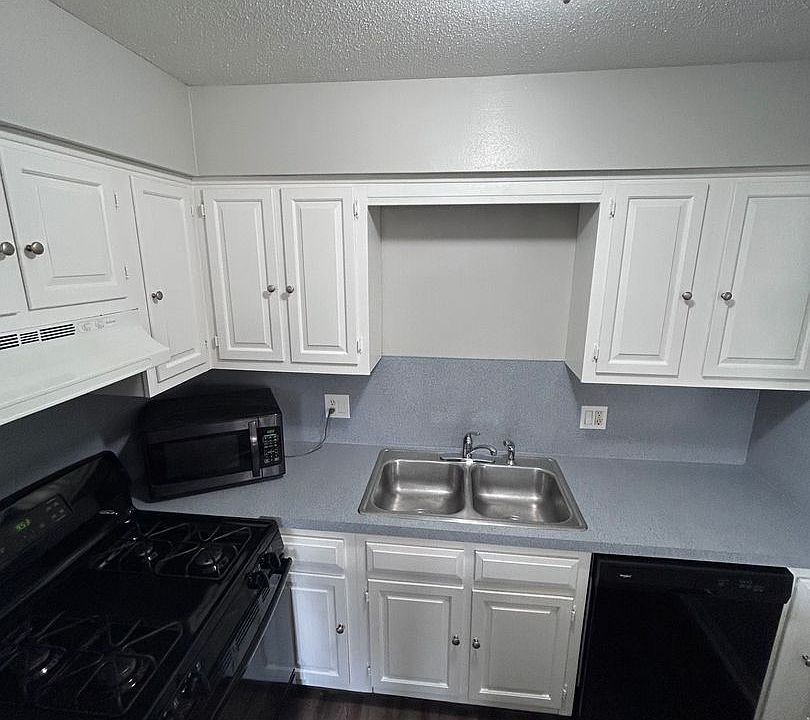 1st image of 923-929 Hardwick Dr SE #923