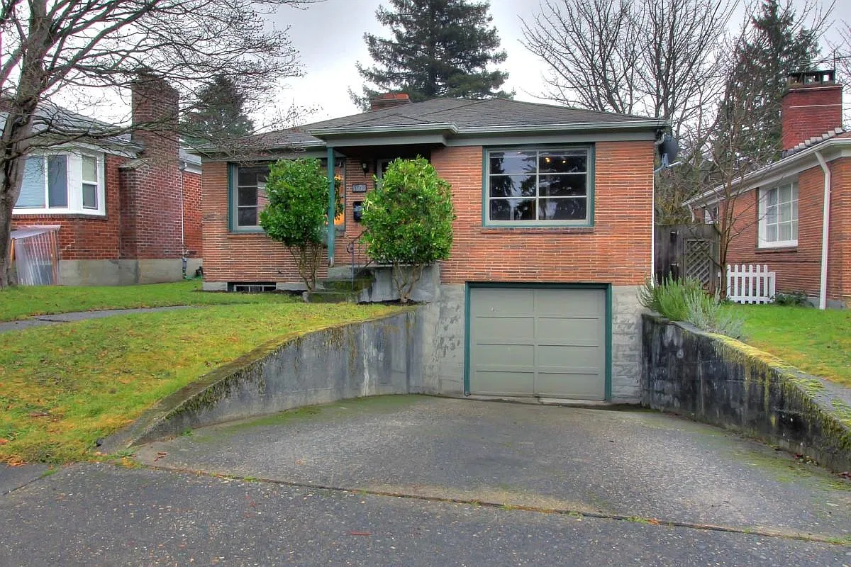 3 bed, 1.5 bath, 1800 sqft, $3,450 — Photo 2