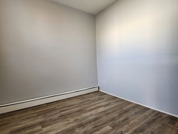 4th image of 72 Van Nostrand Ave #3