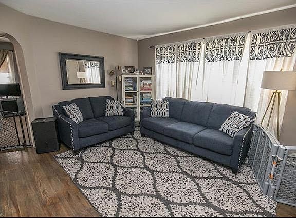 3rd image of 931 Falls Ave #1
