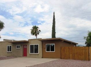 7697 E Queen Palm Cir, Tucson, AZ 85730