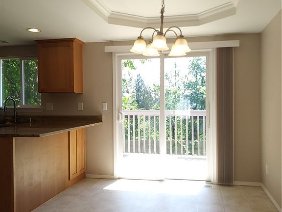 4th image of 1215 Loves Hill Dr