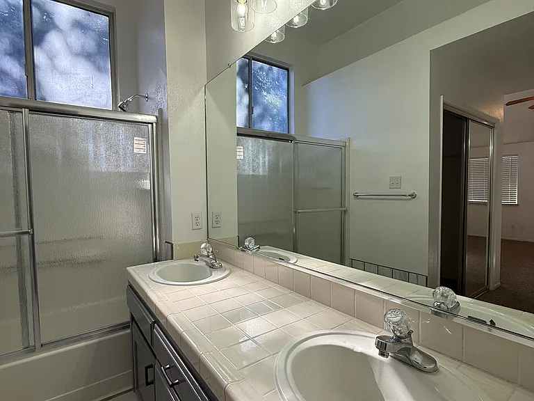2193 N Antioch Ave — Photo 8