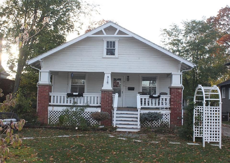 1st image of 916 S National Ave