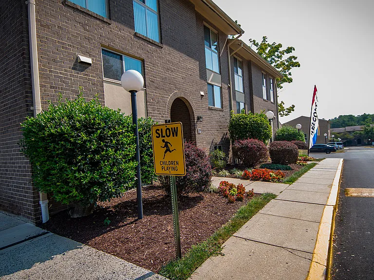 Maplewood Villas Apartments Building Exterior 30