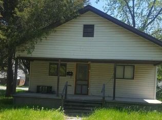 402 Solomon St, Christopher, IL 62822