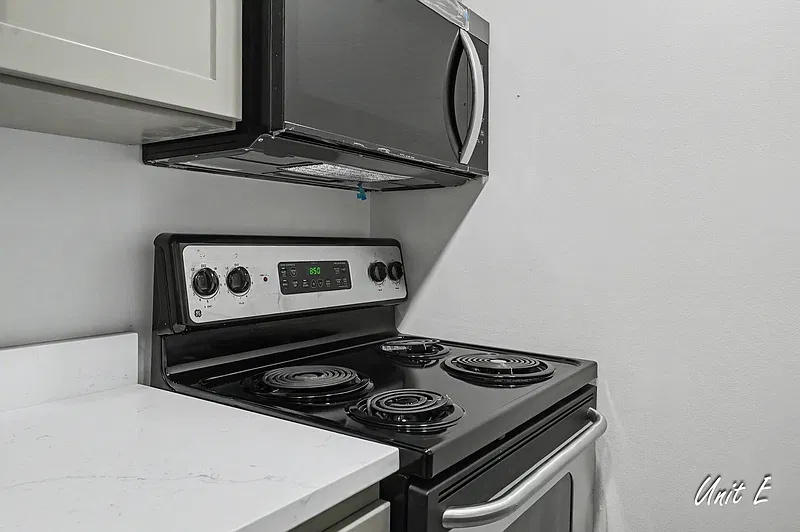 3 bed, 1.5 bath, 1181 sqft, $1,575 — Photo 4
