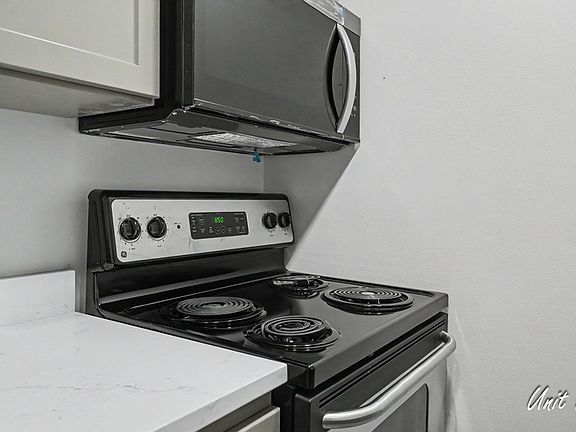 4th image of 2901 University Dr E