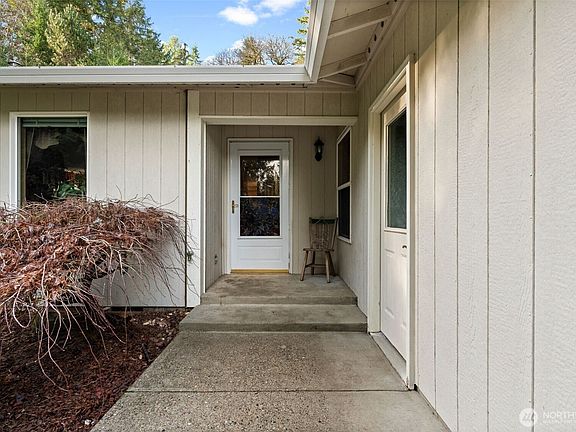 4th image of 15332 Willow Road SE