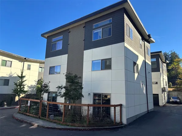 4206 S Greenbelt Station Drive, Seattle, WA 98118