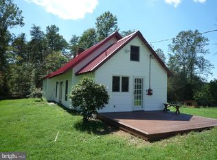 130 Dennis Rd, Castleton, VA 22716