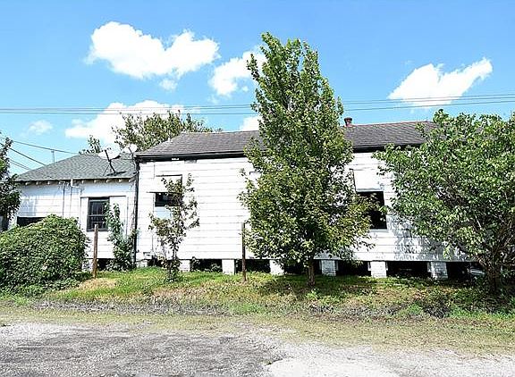 3rd image of 501 Passera Ct