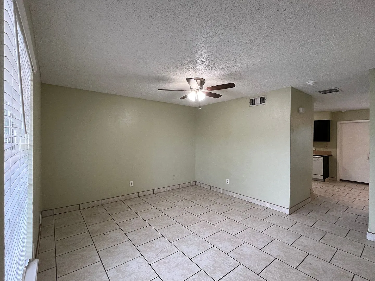 Southside Townhome — Photo 4