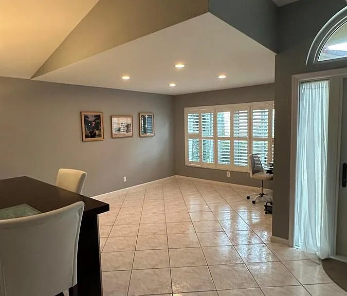 8202 White Rock Cir — Photo 19