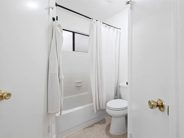 8812 United Kingdom Dr — Photo 19