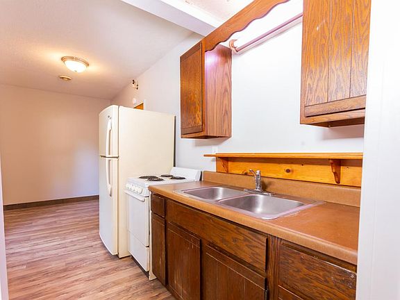 4th image of 200 S Wooster Ave APT J