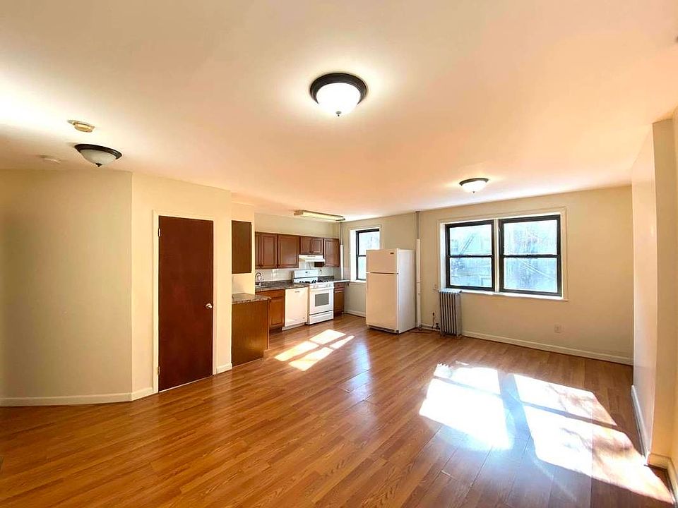 1st image of 326 2nd St #2A