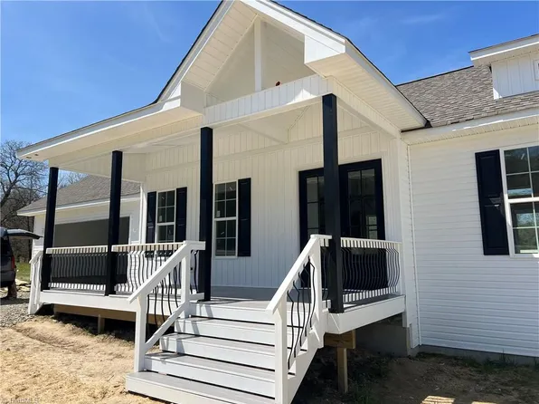 8755 Snow Camp Rd, Snow Camp, NC 27349