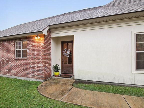 2nd image of 904 Middlebrook Cir