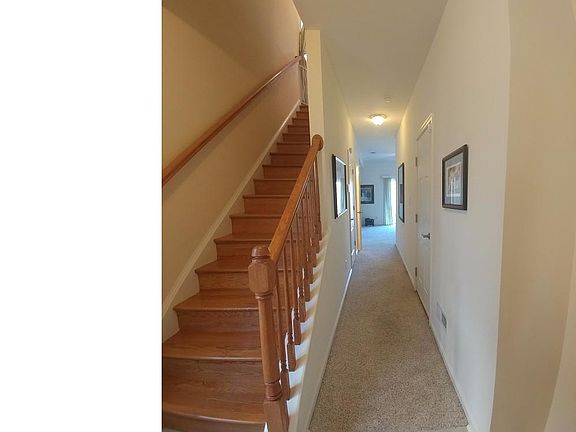 3rd image of 121 Pumpkin Patch Ln