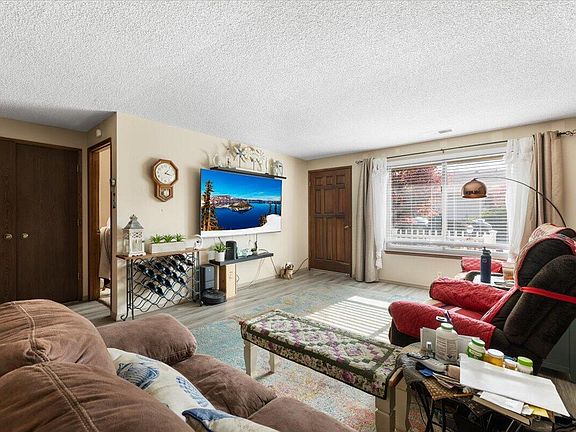 5th image of 106 Wards Creek Ln