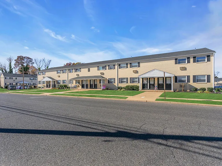 Laurelton Village Apartments — Photo 112
