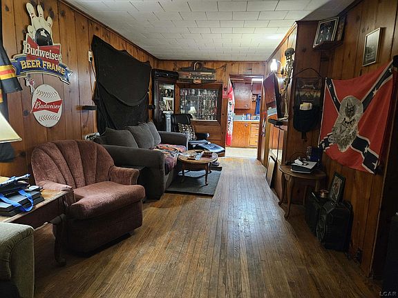 4th image of 1118 Walker St