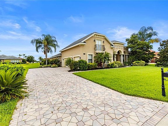 2nd image of 4453 Emerald Palms Ln