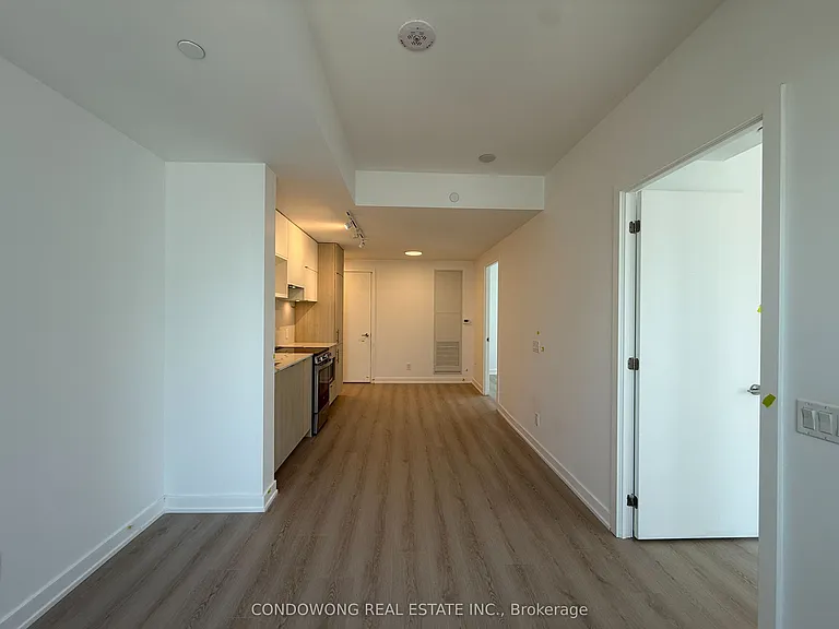 100 Queen St E #2711 — Photo 4